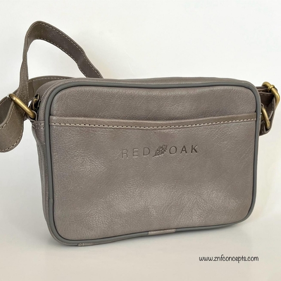 ***Brand New*** Genuine Leather cross body bag Grey has dye marks/overrun - Picture 4 of 7